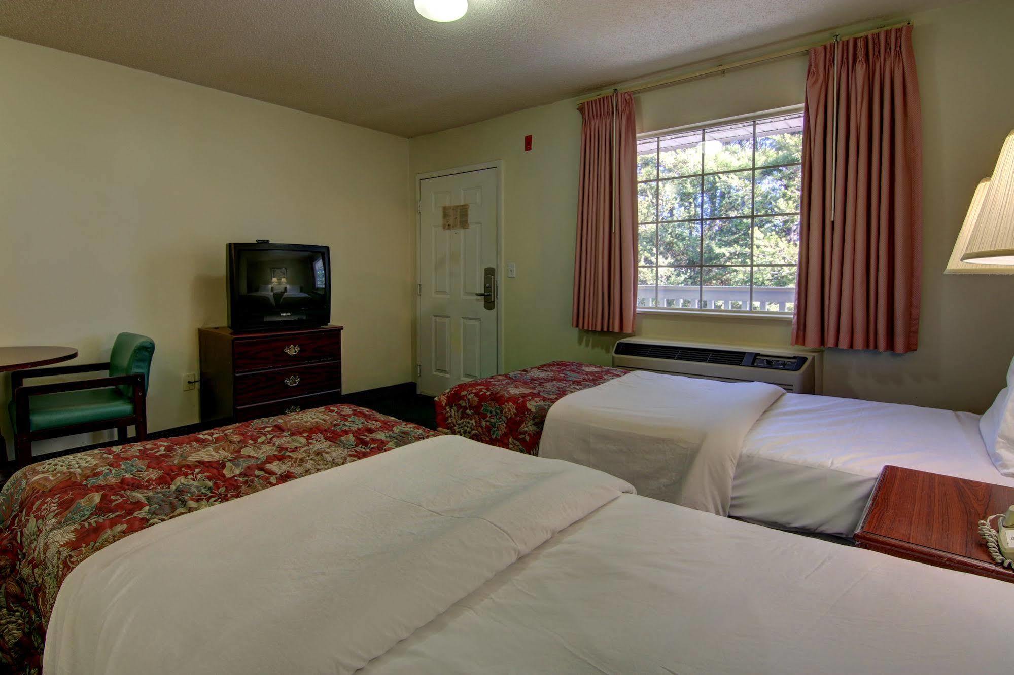 Intown Suites Extended Stay Raleigh Nc- Capital Blvd Exterior foto